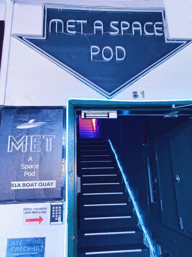 סינגפור Met A Space Pod @ Boat Quay מראה חיצוני תמונה